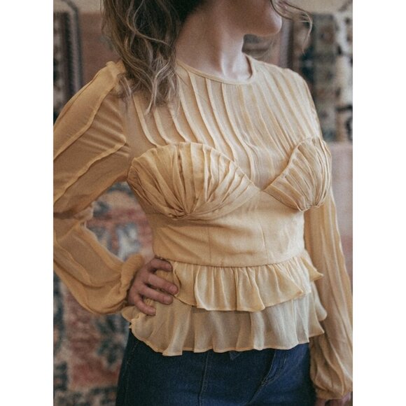 FARM RIO Pleated Peplum Top in Beige Size Medium - Picture 1 of 9